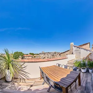 https://arles-penthouse.fr-provencehotel.com